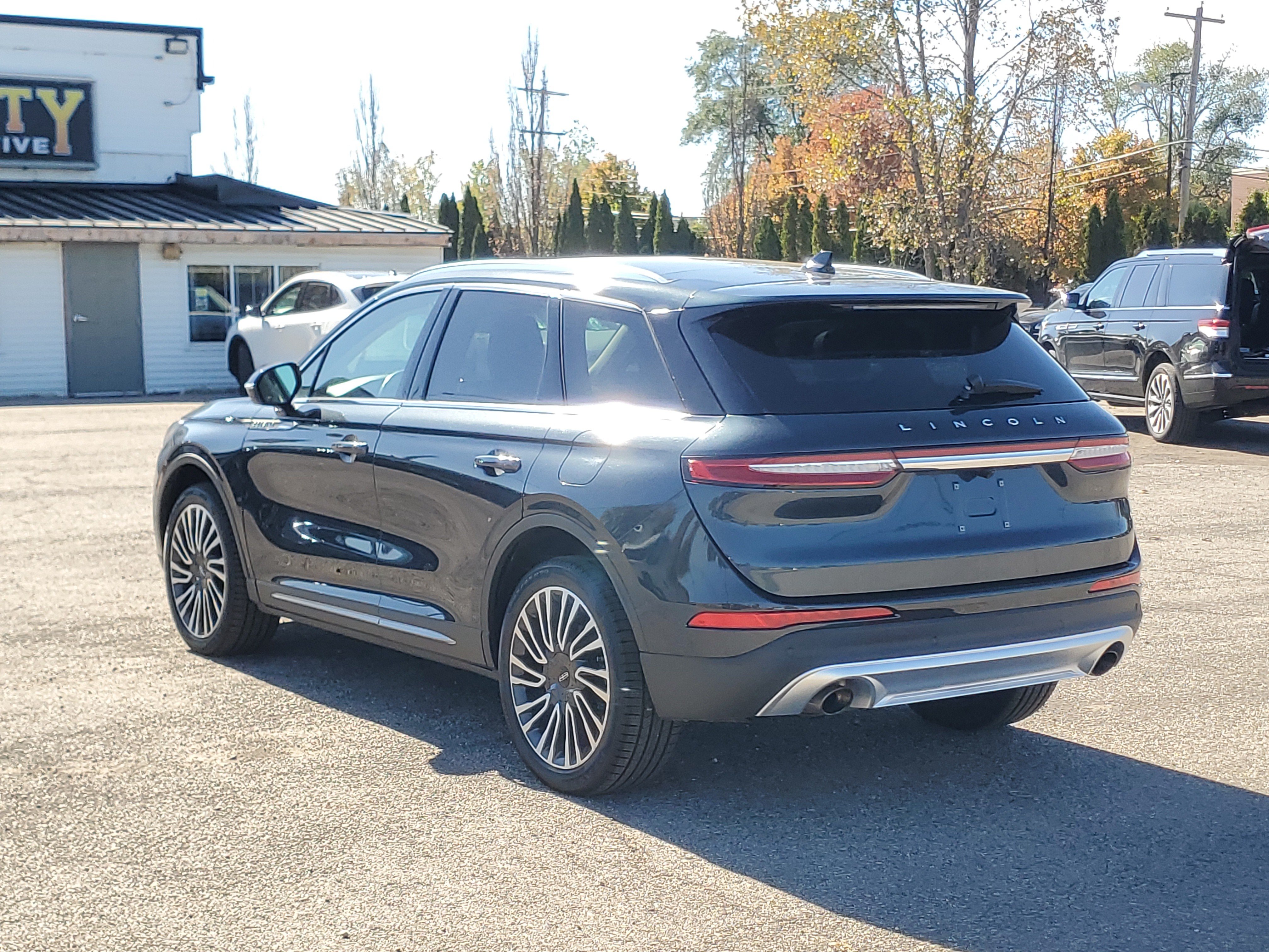 Certified 2021 Lincoln Corsair Reserve AWD/4WD image 4