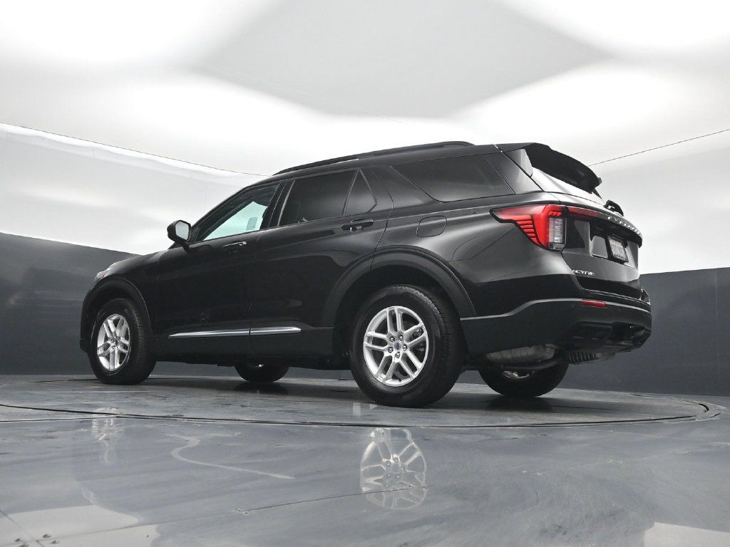 Certified 2025 Ford Explorer Active AWD/4WD image 53