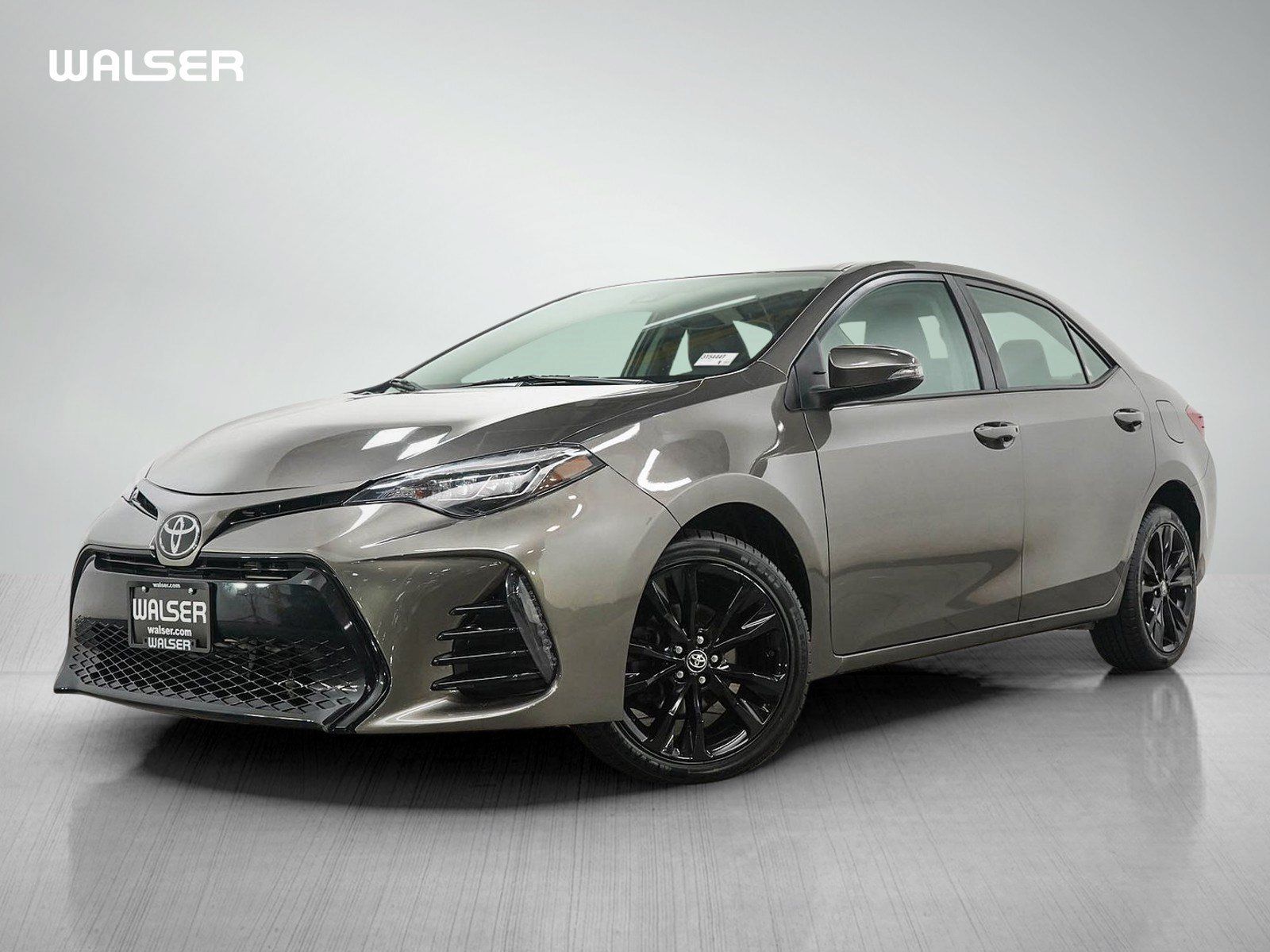 Used 2018 Toyota Corolla SE w/ SE Premium Package FWD image 1