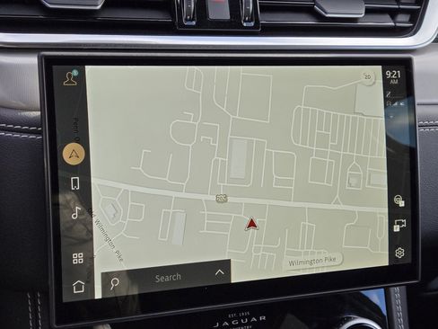 Certified 2026 Jaguar F-PACE R-Dynamic S image 22