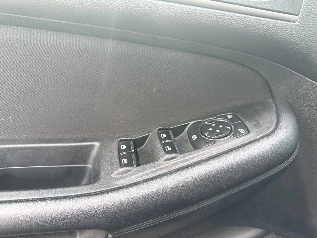 Used 2016 Ford Edge SE AWD/4WD image 17