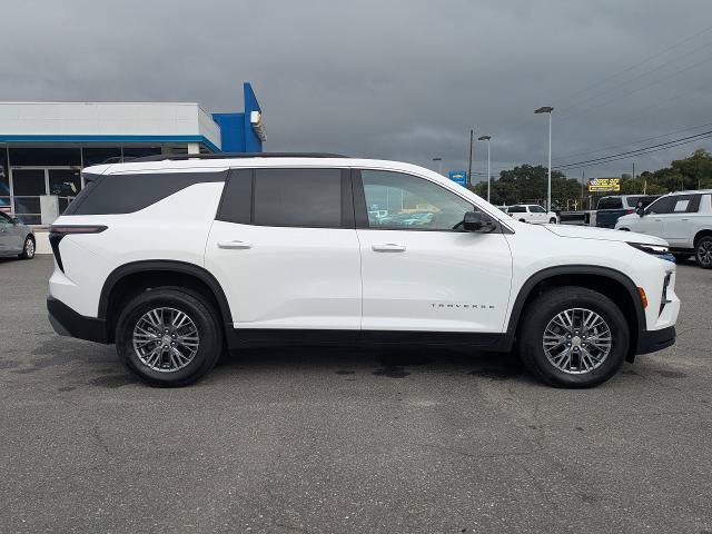 Certified 2026 Chevrolet Traverse LT w/ Driver Confidence Package FWD image 3