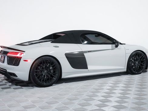 Used 2018 Audi R8 V10 plus image 5