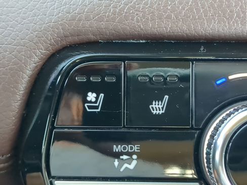 Used 2024 Honda Pilot Elite image 24