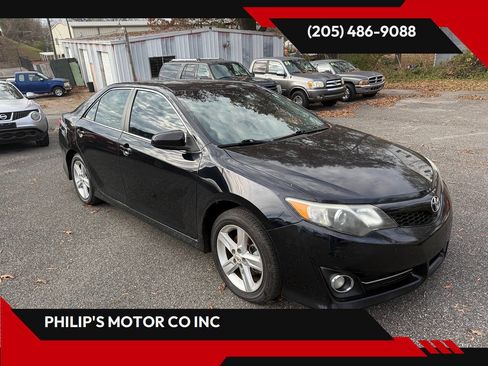 Used 2012 Toyota Camry SE image 1