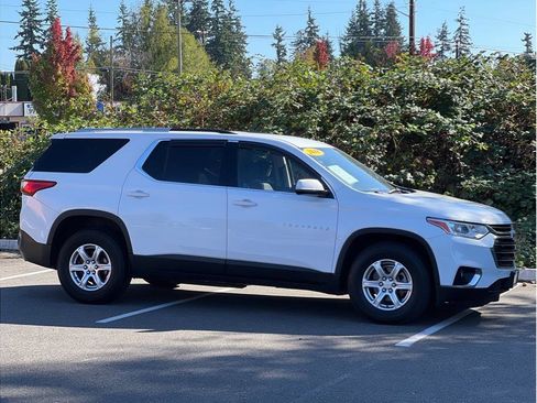 Used 2018 Chevrolet Traverse LT image 1