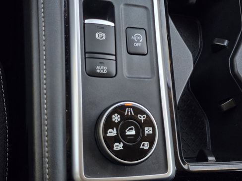 Used 2024 Nissan Pathfinder SL AWD/4WD image 21