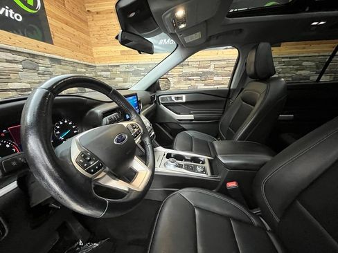 Used 2021 Ford Explorer XLT w/ Equipment Group 202A AWD/4WD image 26