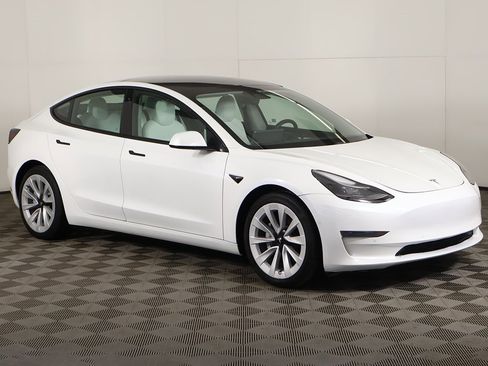 Used 2021 Tesla Model 3 Long Range image 2