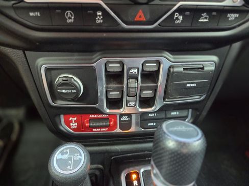 Used 2021 Jeep Gladiator Mojave AWD/4WD image 25