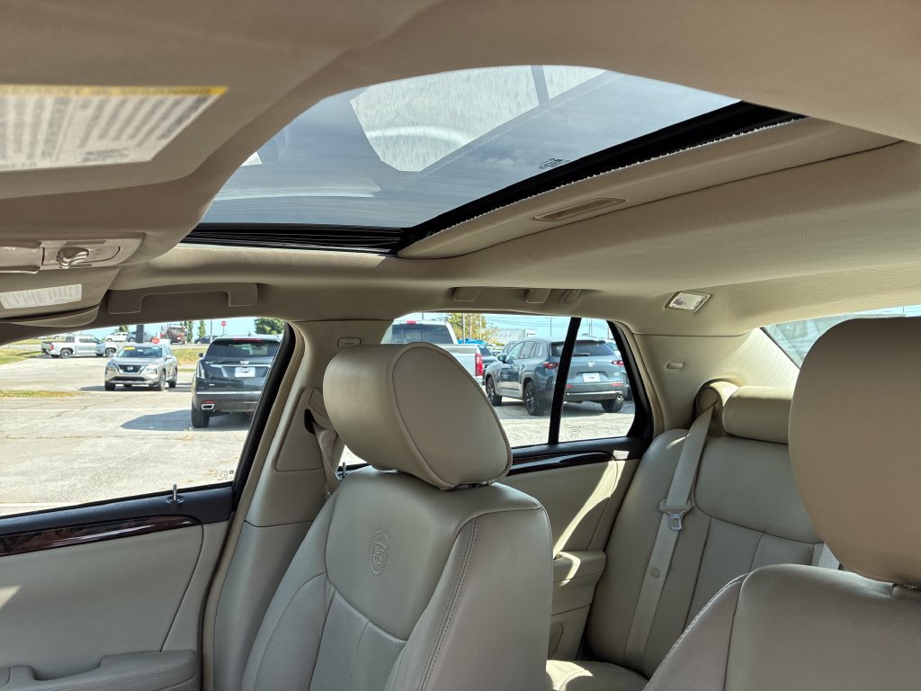Used 2011 Cadillac DTS Luxury FWD image 18