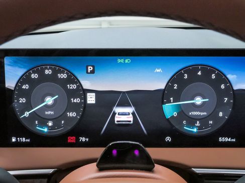 Certified 2026 Genesis GV70 2.5T Advanced AWD/4WD image 22