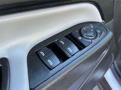 Certified 2023 Chevrolet Equinox LS w/ Driver Confidence II Package image 21