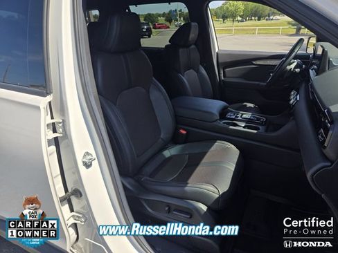 Certified 2025 Honda Pilot Black Edition image 13