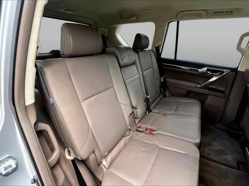 Used 2018 Lexus GX 460 Premium w/ Premium Package AWD/4WD image 19