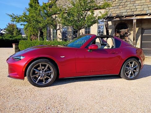 Used 2020 MAZDA MX-5 Miata RF Grand Touring RWD image 8