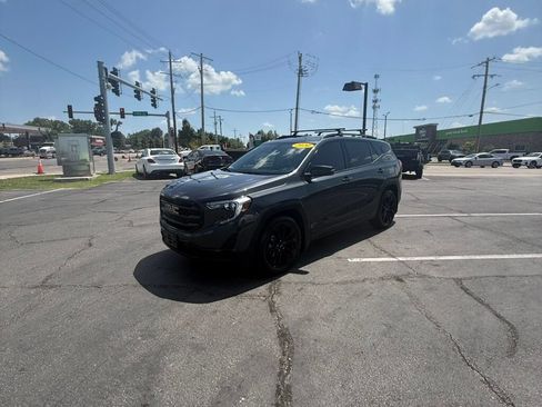 Used 2020 GMC Terrain SLE w/ Driver Convenience Package FWD image 6
