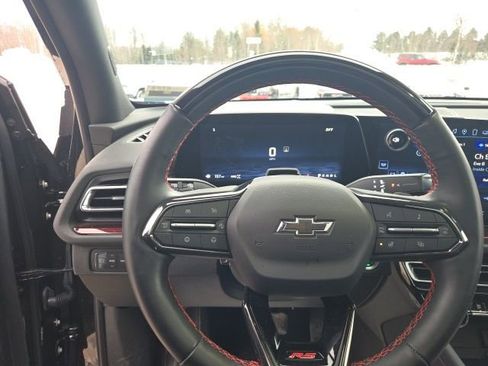 Used 2025 Chevrolet Traverse RS image 23