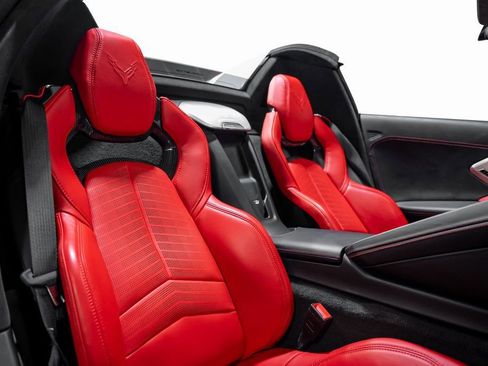 Used 2024 Chevrolet Corvette Stingray Premium Conv w/ 3LT image 32