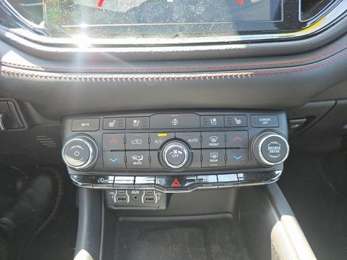 Used 2024 Dodge Durango GT image 19