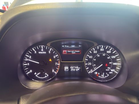 Used 2013 Nissan Pathfinder SL w/ Trailer Tow Pkg AWD/4WD image 18