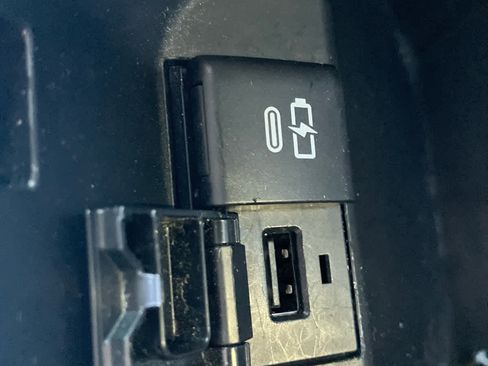 Used 2024 Toyota Camry SE image 25