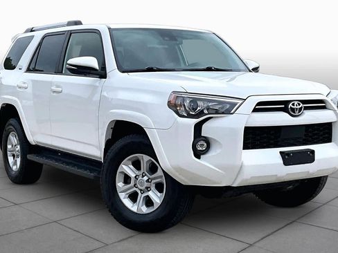 Used 2022 Toyota 4Runner SR5 Premium AWD/4WD image 3