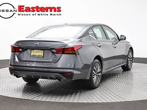 Used 2023 Nissan Altima 2.5 SV w/ SV Premium Package AWD/4WD image 5