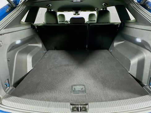 Used 2025 Volkswagen Atlas Cross Sport SE image 27