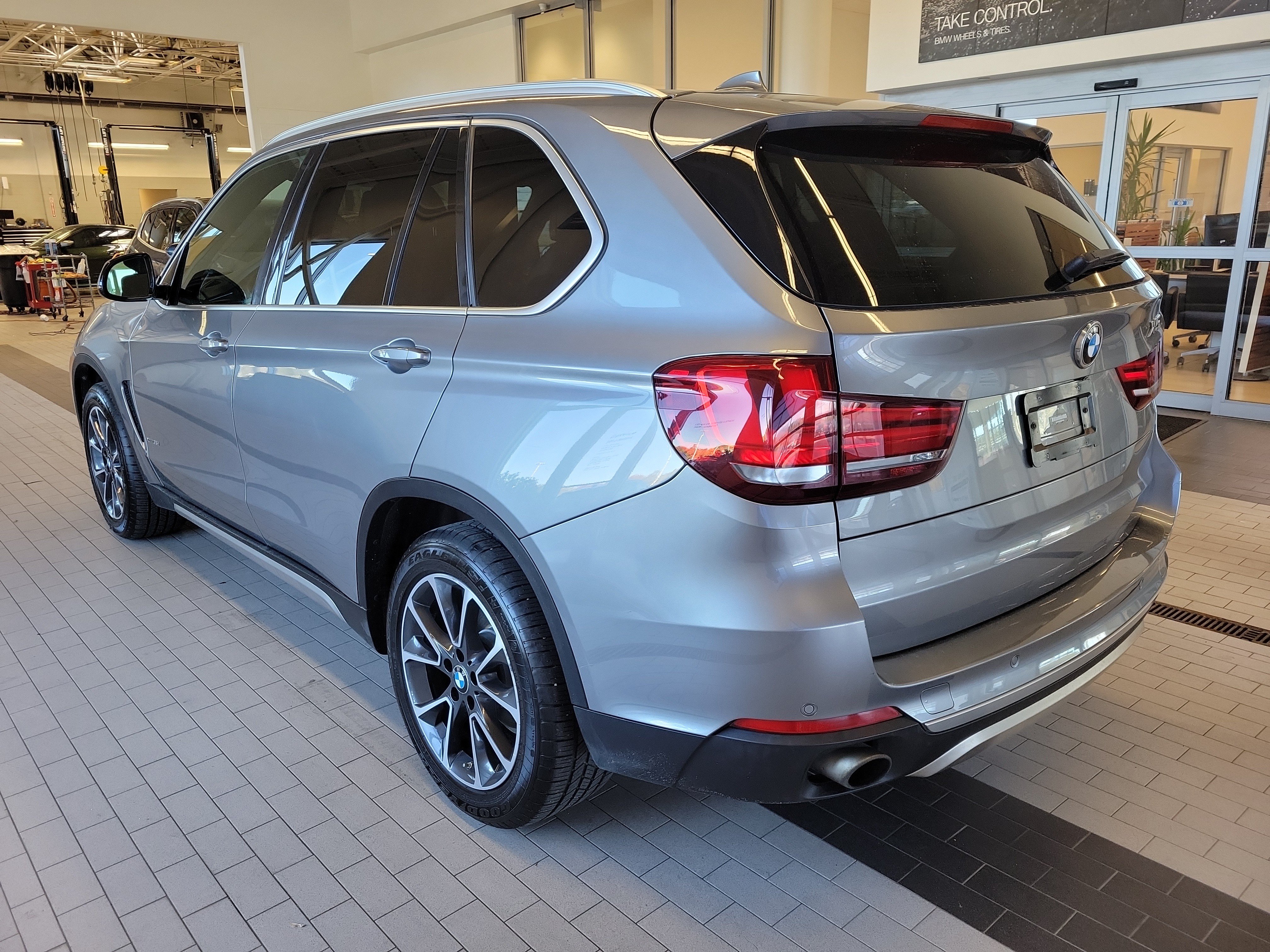 Used 2017 BMW X5 xDrive35i AWD/4WD image 7