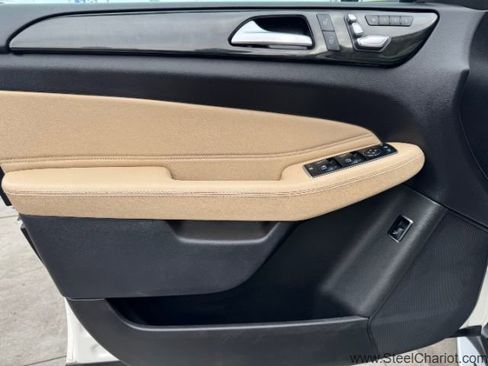 Used 2019 Mercedes-Benz GLE 400 4MATIC image 25