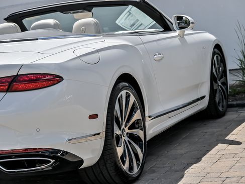 New 2026 Bentley Continental GTC AWD/4WD image 13