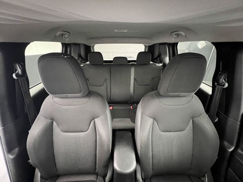 Used 2019 Jeep Renegade Altitude w/ Quick Order Package 2XM FWD image 27