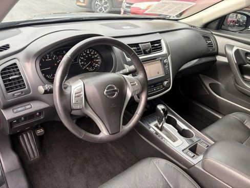 Used 2016 Nissan Altima 2.5 SL w/ 2.5 Technology Package FWD image 11