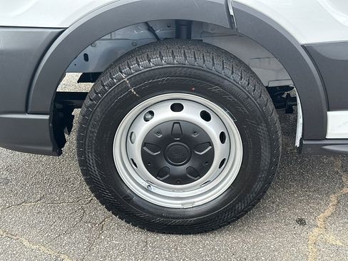 New 2026 Ford Transit 250 148 Medium Roof image 32