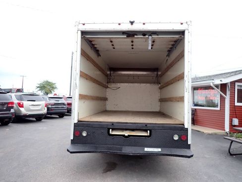 Used 2019 GMC Savana 3500 w/ Power Convenience Package RWD image 5