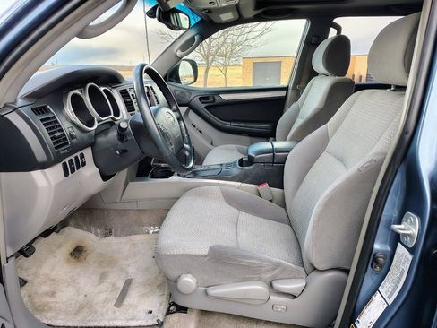 Used 2004 Toyota 4Runner SR5 image 10