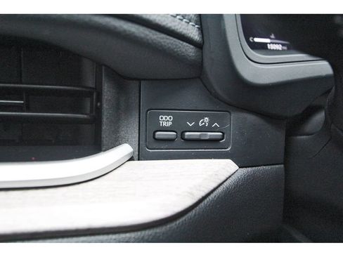 Used 2024 Toyota Grand Highlander AWD image 21