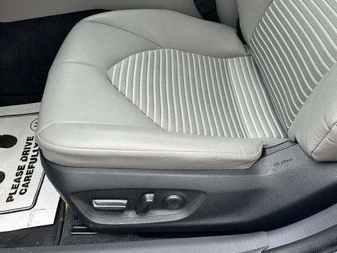 Certified 2023 Toyota Camry SE image 11