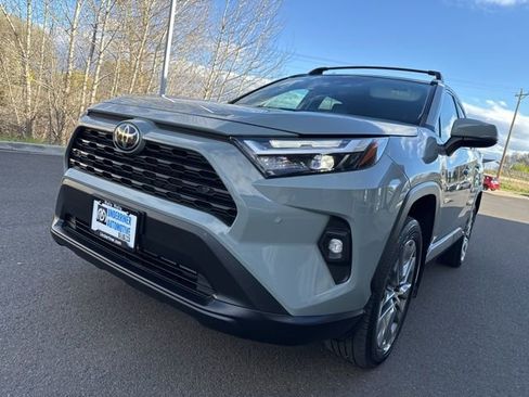 Used 2023 Toyota RAV4 XLE Premium image 19