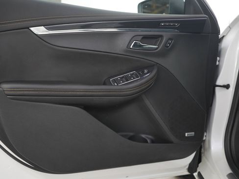 Used 2017 Chevrolet Impala Premier w/ Enhanced Convenience Package FWD image 17