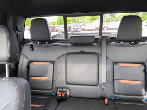 Used 2023 GMC Sierra 1500 AT4 w/ AT4 Premium Package AWD/4WD image 20