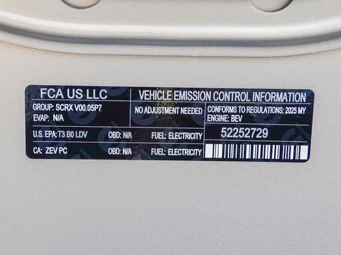 New 2025 FIAT 500 e image 25
