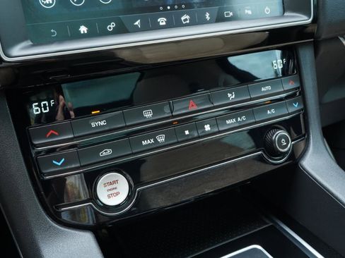 Used 2020 Jaguar F-PACE Premium AWD/4WD image 38