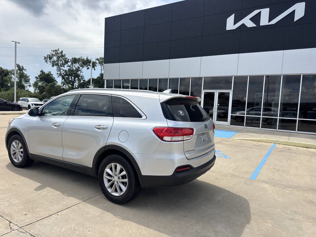 Used 2018 Kia Sorento FWD image 21