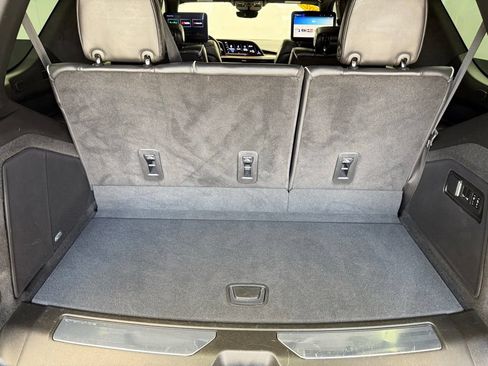 Used 2023 Cadillac Escalade Sport Platinum w/ Heavy-Duty Trailer Package AWD/4WD image 78