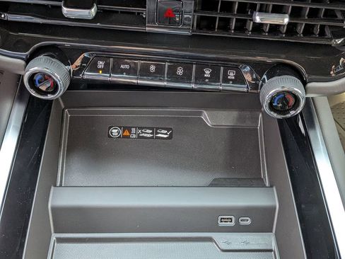 New 2026 Chevrolet Tahoe High Country AWD/4WD image 32