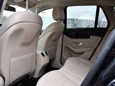 Used 2019 Mercedes-Benz GLC 300 GLC 300 image 16