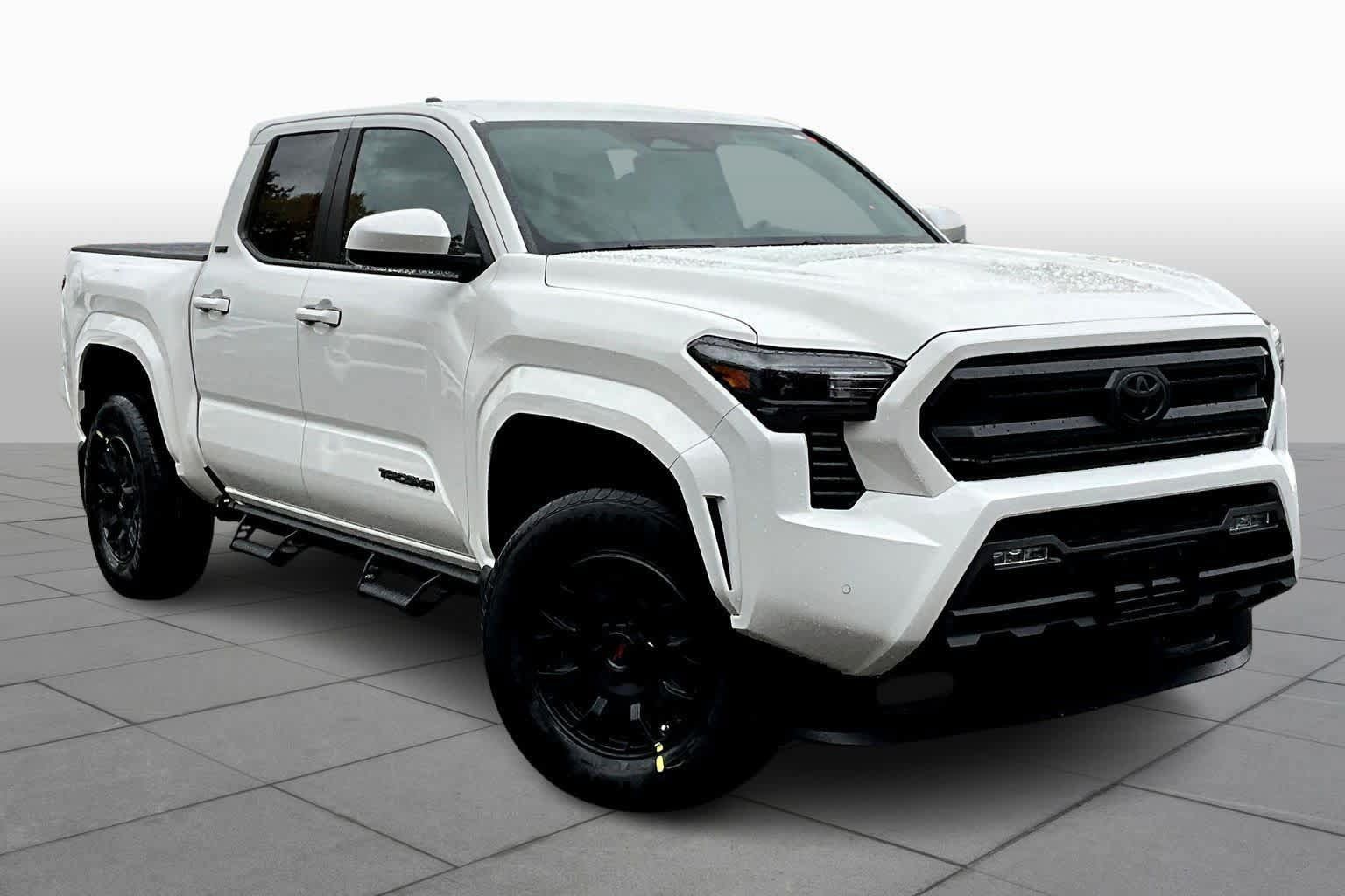Used 2025 Toyota Tacoma SR5 AWD/4WD image 2