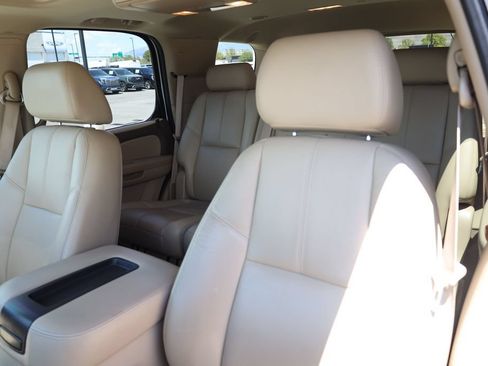 Used 2009 Chevrolet Tahoe LT AWD/4WD image 16